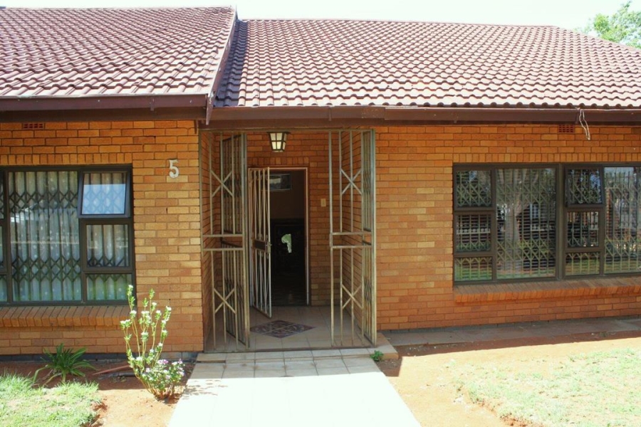 4 Bedroom Property for Sale in Carters Glen Northern Cape